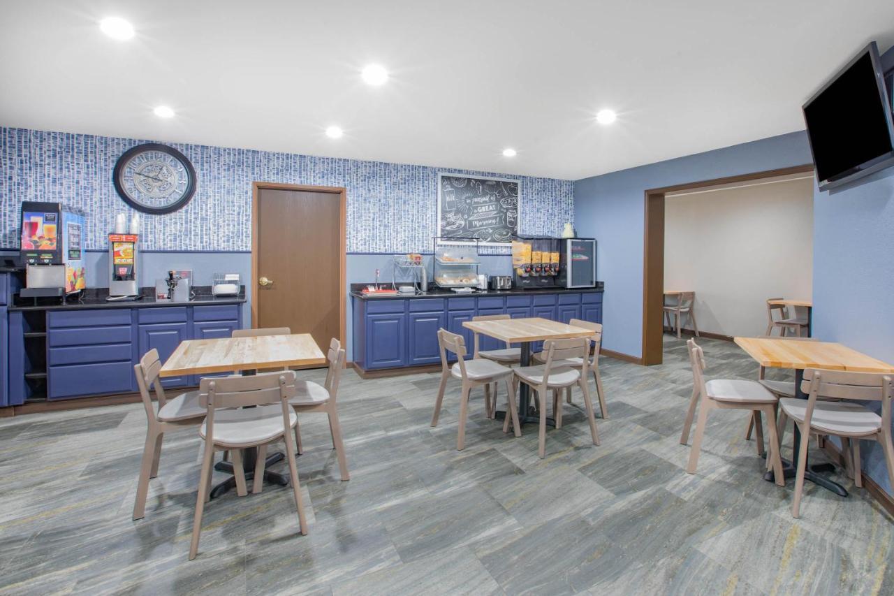Americinn By Wyndham Pella Zewnętrze zdjęcie