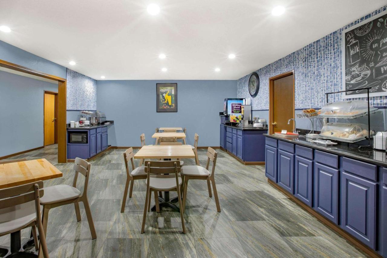 Americinn By Wyndham Pella Zewnętrze zdjęcie