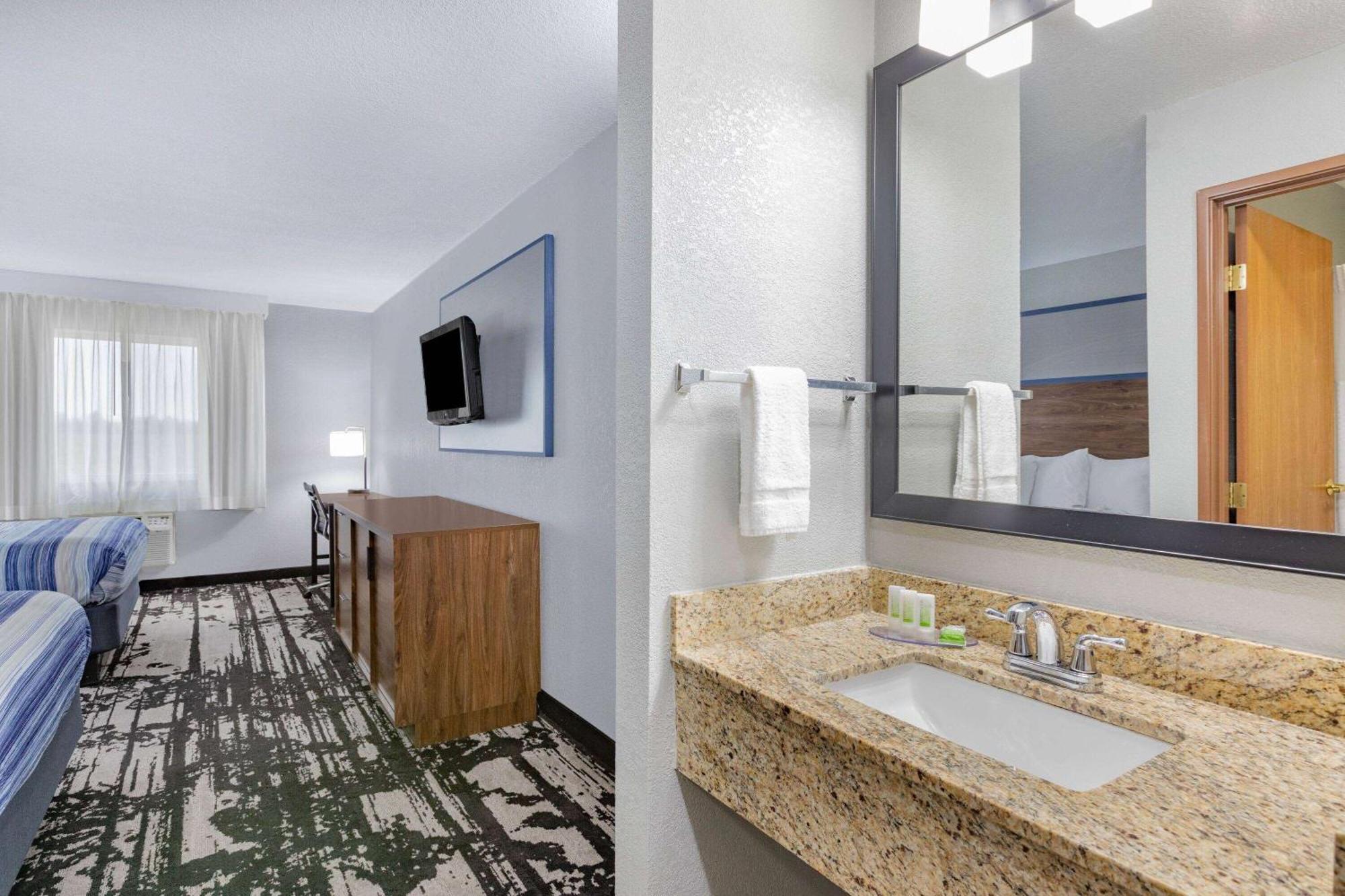 Americinn By Wyndham Pella Zewnętrze zdjęcie
